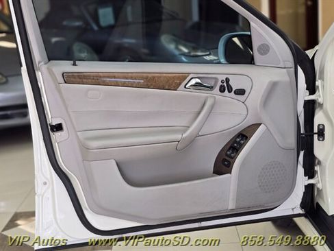 Used 2007 Mercedes-Benz C 230 Sedan image 11