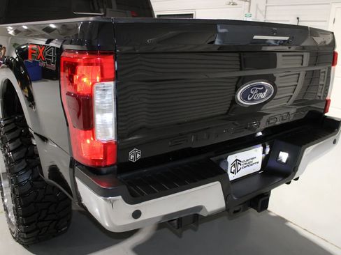 Used 2019 Ford F250 Lariat w/ Lariat Ultimate Package image 10