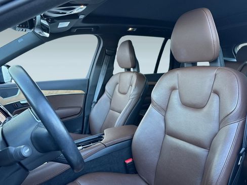 Used 2022 Volvo XC90 T6 Momentum w/ Climate Package image 23