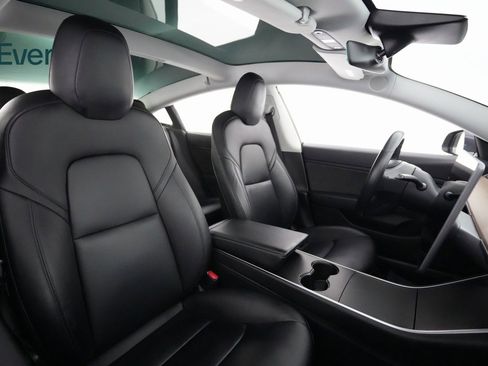 Used 2019 Tesla Model 3 Standard Range Plus image 8