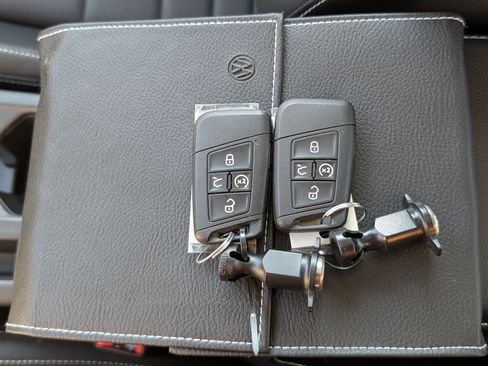 Used 2024 Volkswagen Jetta SE w/ Panoramic Sunroof Package image 34