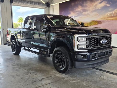 Used 2024 Ford F250 XL w/ STX Appearance Package AWD/4WD image 3