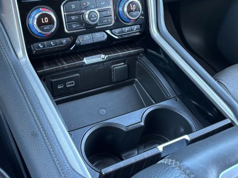 Used 2021 GMC Yukon Denali w/ Denali Premium Package image 25