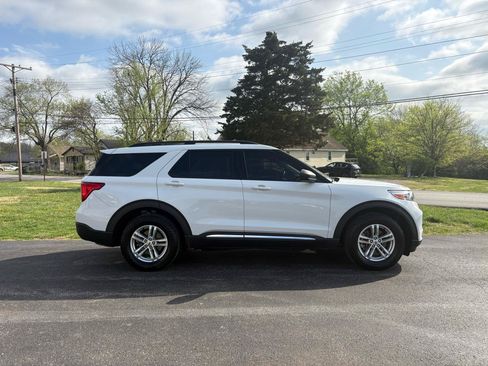 Used 2021 Ford Explorer XLT AWD/4WD image 6