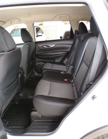 Used 2020 Nissan Rogue SV AWD/4WD image 16