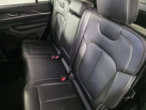 Certified 2023 Jeep Grand Cherokee Limited w/ Luxury Tech Group II image 16