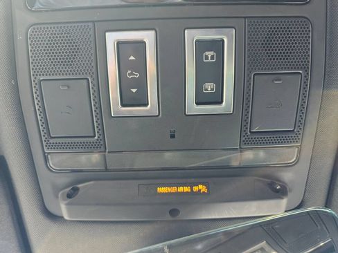 Used 2023 Land Rover Defender 110 X-Dynamic SE AWD/4WD image 31