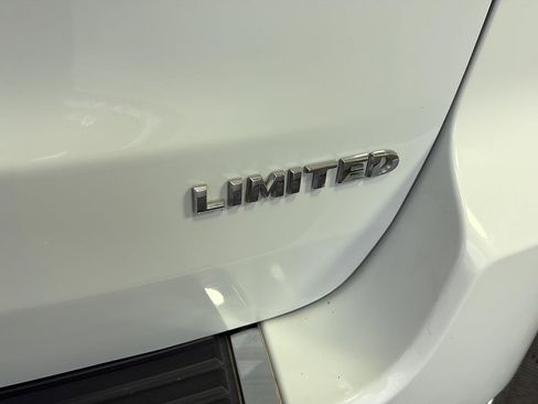 Used 2019 Jeep Grand Cherokee Limited w/ Luxury Group II image 9