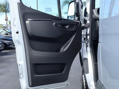 Used 2021 Mercedes-Benz Sprinter 3500 image 11