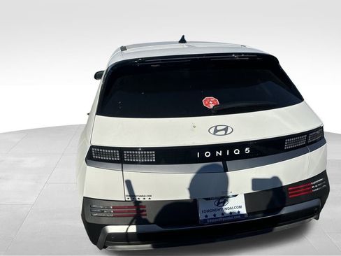 New 2026 Hyundai Ioniq 5 SEL image 7