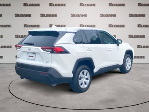 Used 2024 Toyota RAV4 LE AWD/4WD image 5