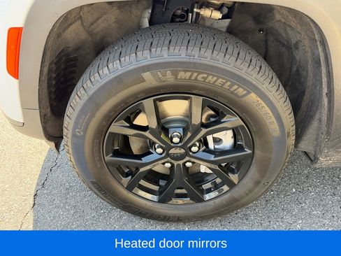 Used 2025 Jeep Grand Cherokee L Altitude image 12