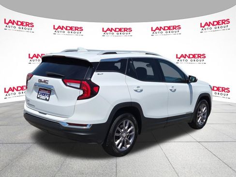 Used 2023 GMC Terrain SLT FWD image 3