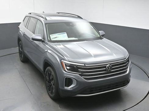 New 2026 Volkswagen Atlas SE FWD image 43