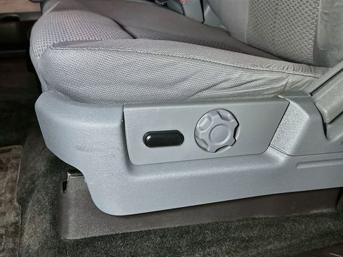 Used 2014 Ford F150 XLT w/ Equipment Group 302A Luxury image 16