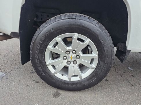 Used 2022 Chevrolet Colorado LT w/ Fleet Safety Package image 18