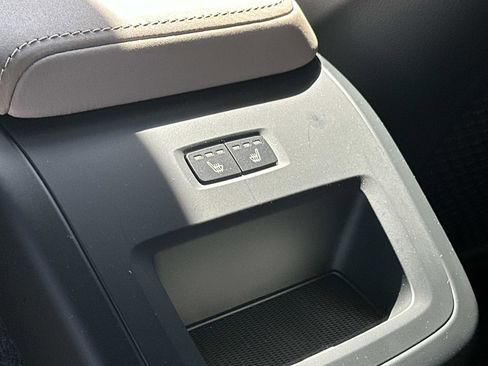 Certified 2026 Volvo XC60 B5 Plus w/ Climate Package image 20