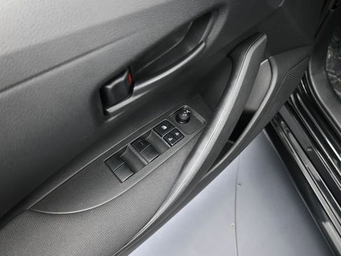 Used 2022 Toyota Corolla LE image 16