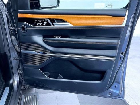Used 2024 Jeep Grand Wagoneer L Series III AWD/4WD image 26