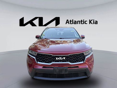 Certified 2022 Kia Sorento LX AWD/4WD image 2