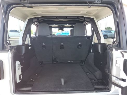 Used 2025 Jeep Wrangler Unlimited Sport AWD/4WD image 14