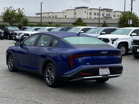 Used 2025 Kia K4 LXS image 40