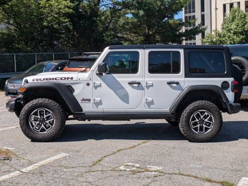 Used 2026 Jeep Wrangler Unlimited Rubicon AWD/4WD image 9