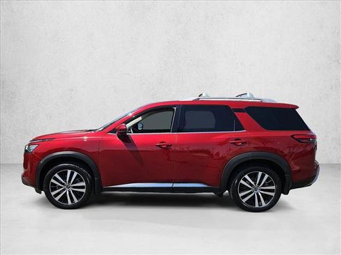 Certified 2024 Nissan Pathfinder Platinum w/ Black Appearance Package AWD/4WD image 10