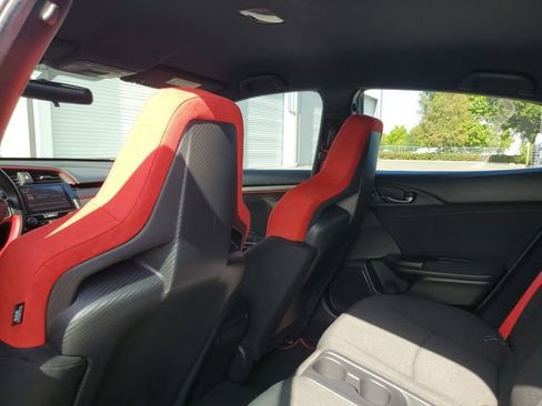 Used 2018 Honda Civic Type R image 10