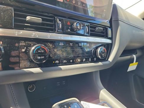 New 2026 Nissan Pathfinder SL FWD image 17