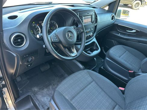Used 2016 Mercedes-Benz Metris Passenger image 16