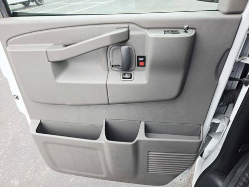 Used 2021 GMC Savana 2500 w/ Driver Convenience Package image 29
