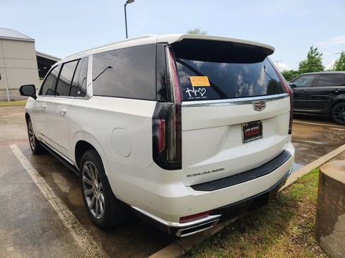 Used 2022 Cadillac Escalade ESV Premium Luxury Platinum AWD/4WD image 4