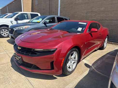 Used 2019 Chevrolet Camaro LT w/ Technology Package RWD image 1