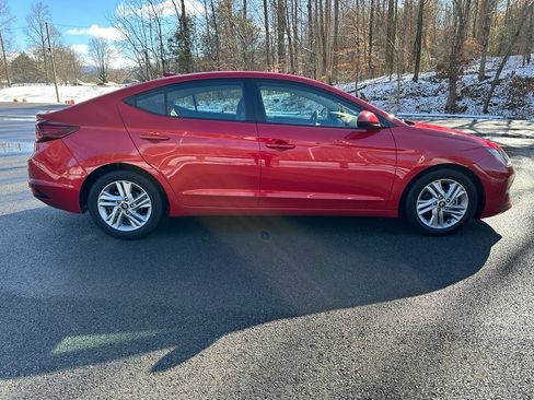 Used 2020 Hyundai Elantra SEL image 2