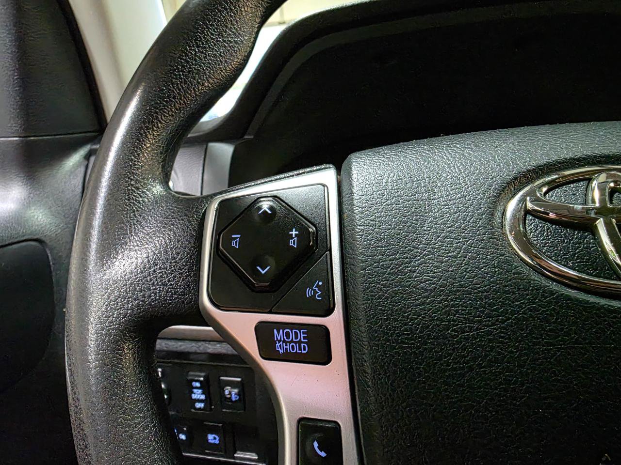 Used 2019 Toyota Tundra SR5 w/ TRD Off Road Package AWD/4WD image 28