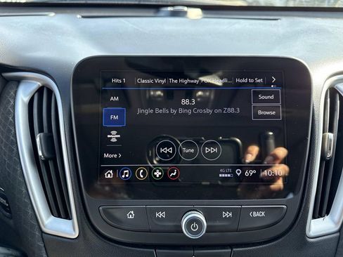 Used 2024 Chevrolet Malibu LT image 24