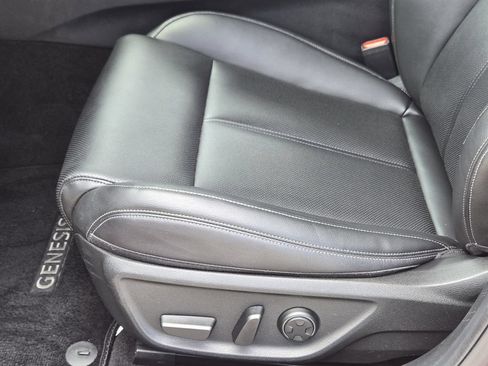 Used 2023 Genesis G70 2.0T AWD/4WD image 26