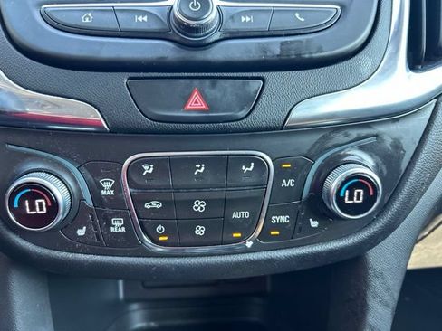 Used 2021 Chevrolet Equinox LT AWD/4WD image 16