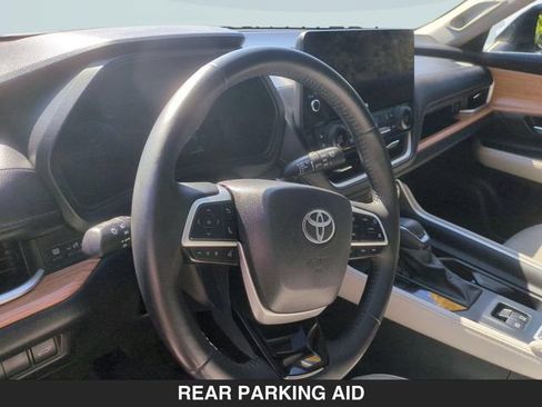 Used 2024 Toyota Grand Highlander AWD image 16