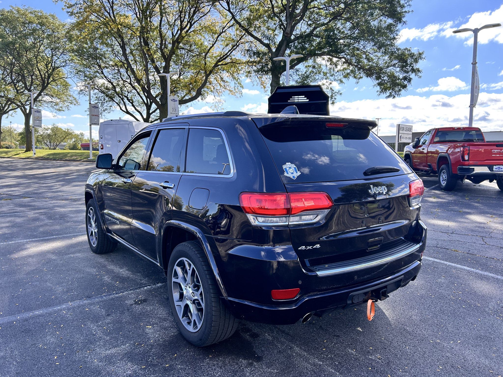 Used 2019 Jeep Grand Cherokee Overland AWD/4WD image 7