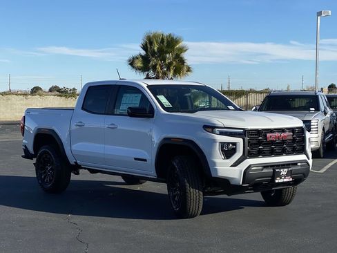 New 2026 GMC Canyon Elevation w/ LPO, Black Badging Package image 11