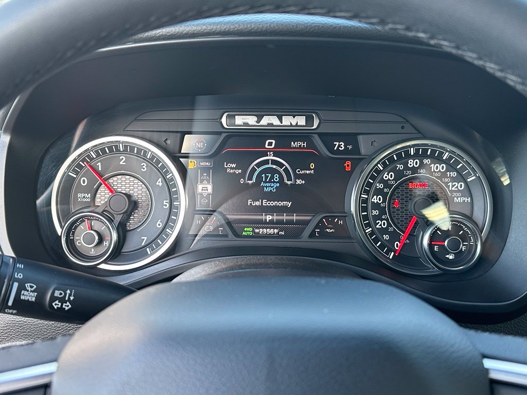 Used 2025 RAM 1500 Big Horn AWD/4WD image 33
