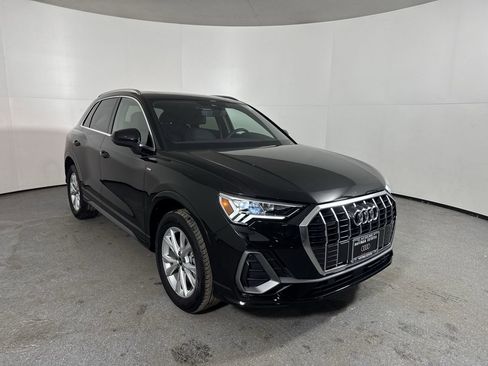 Used 2025 Audi Q3 2.0T Premium w/ Convenience Package image 4