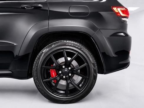 Used 2015 Jeep Grand Cherokee SRT w/ Luxury Group II AWD/4WD image 10