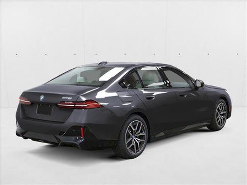 New 2027 BMW i5 xDrive40 AWD/4WD image 2