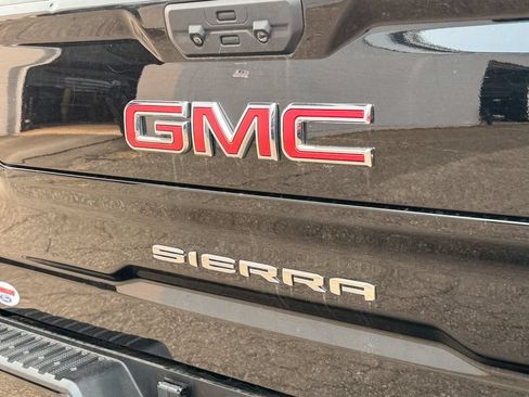 Used 2023 GMC Sierra 1500 AT4 w/ AT4 Premium Package AWD/4WD image 17