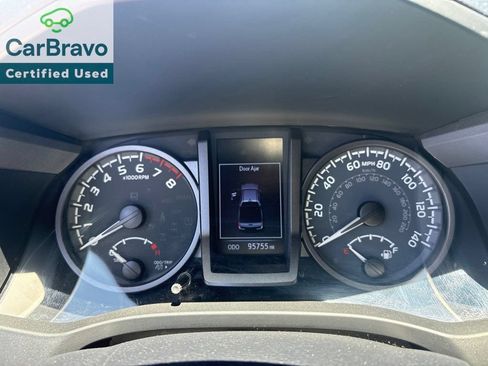 Used 2020 Toyota Tacoma TRD Off-Road AWD/4WD image 11