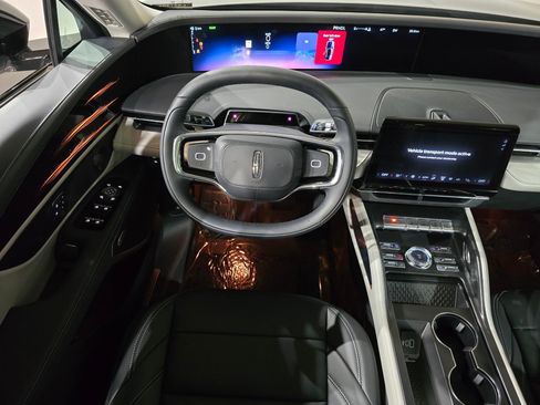 New 2025 Lincoln Nautilus Premier w/ Equipment Group 102A image 19