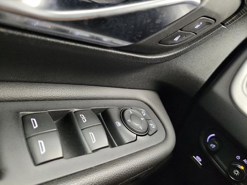 Used 2023 GMC Terrain SLE w/ Driver Convenience Package FWD image 27